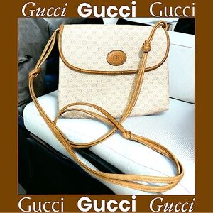 EUC 80’s Vintage Gucci Micro GG Ivory Crossbody Shoulder Bag. Leather Knot Strap